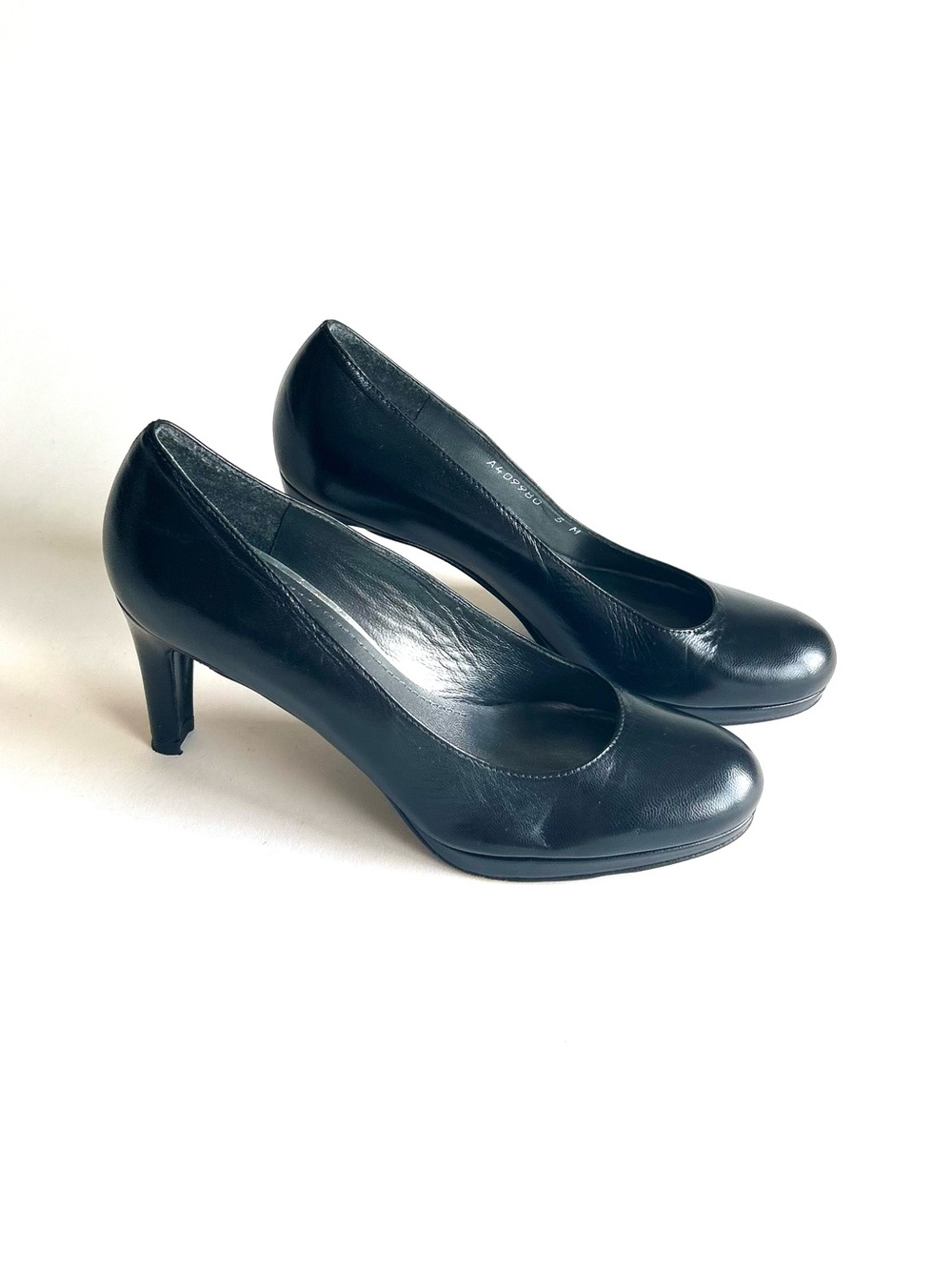 Stuart Weitzman Black Genuine Leather Round Toe Platform Classic Heels size 5